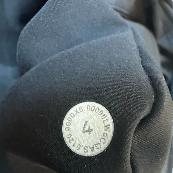 Lululemon Dark Camo Jogger Pants Athleisure Elastic Waist Drawstring Size 4 - Picture 7 of 9